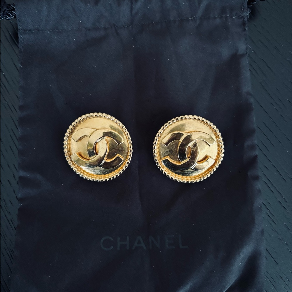 CHANEL Gold Logo Earrings - Picture 7 of 11
